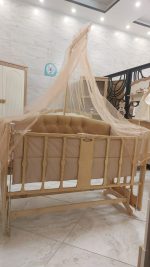 گهواره چوبی لمسه ابعداد 60*120 کنار مادر و تنظیمی دیوانکو Divanco - Image 15