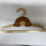 چوب لباسی چوبی طرح رنگین کمان