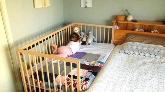 Baby-bed-beside-mother-850x491