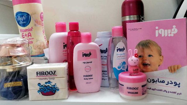 Turquoise-baby-hygiene-items